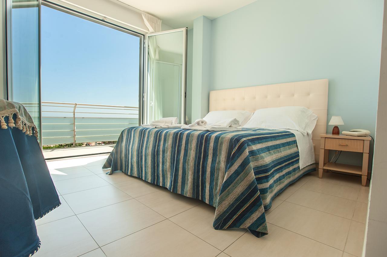 Hotel Riviera Silvi Marina Extérieur photo